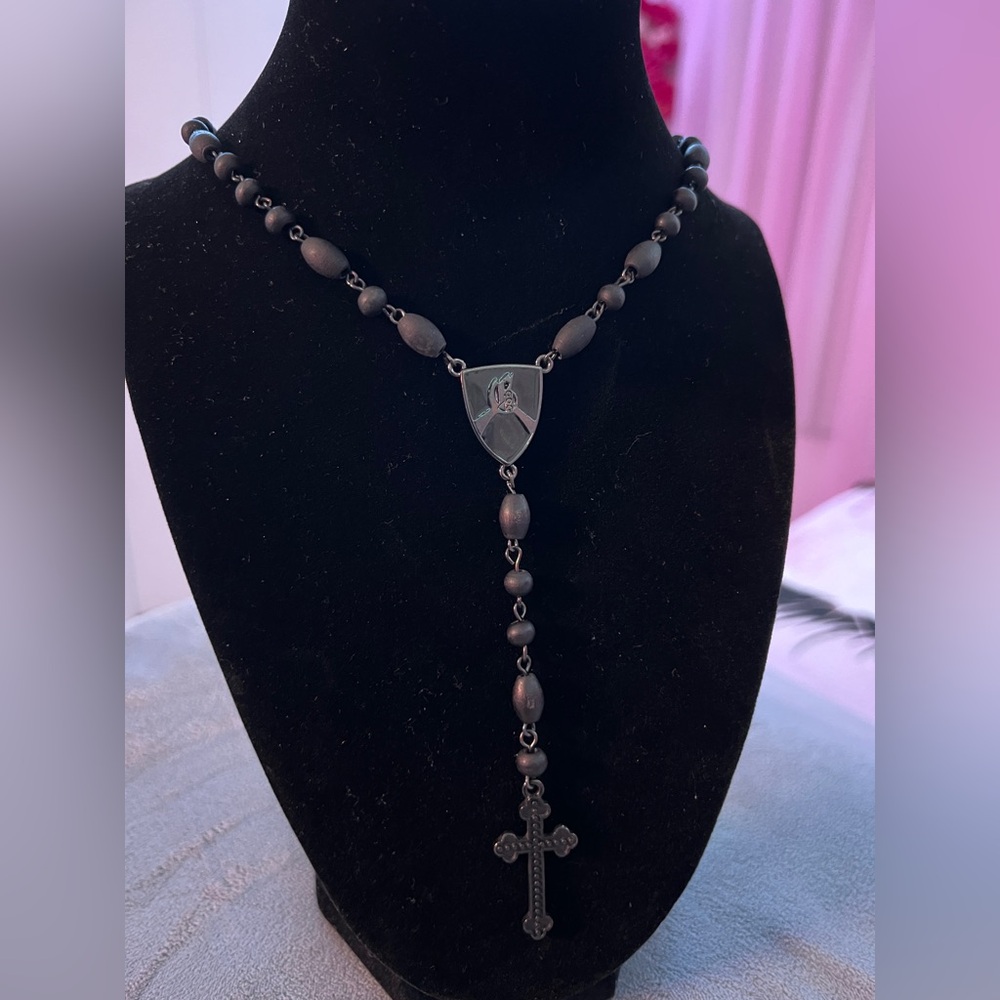 Elegant Black Beaded Necklace